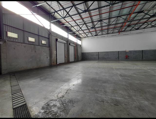 927M² WAREHOUSE TO LET IN POMONA